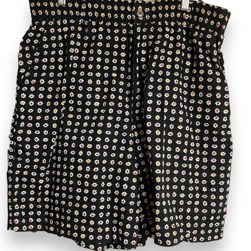 Chaus Sport All Over Floral Print Shorts Women's L Black VTG Festival Boho Vacay - Picture 5 of 15